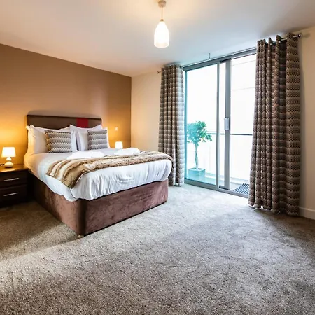 The Spires Serviced Apartments Birmingham-3