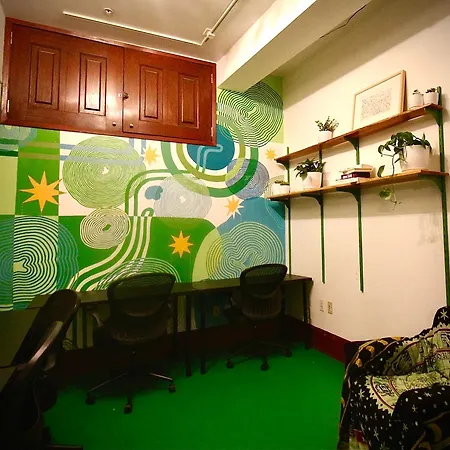 Green Tortoise Hostel-3