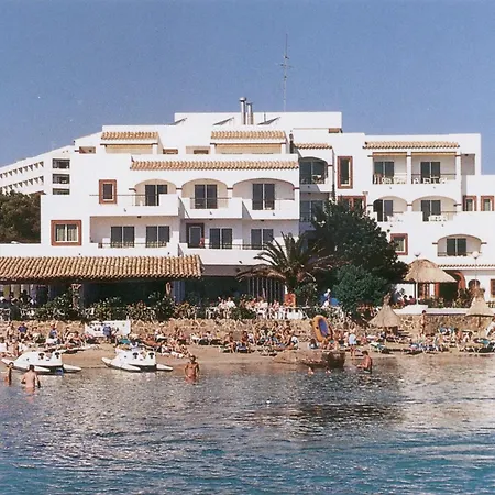 Apartamentos Playa Es Cana-2