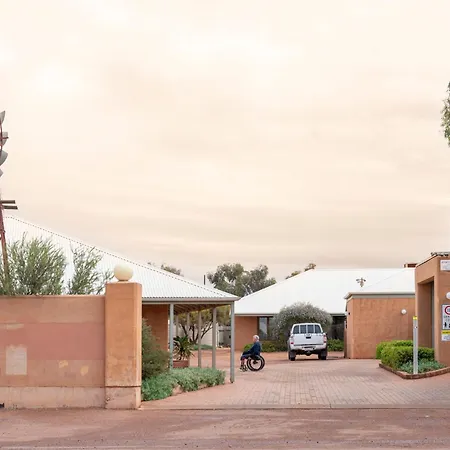 Mud Hut Motel-3