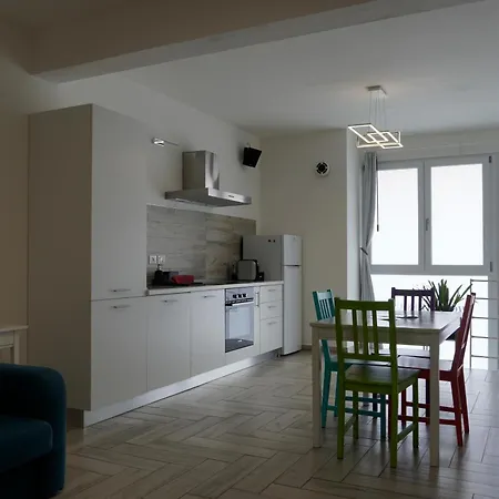 Holiday House-3