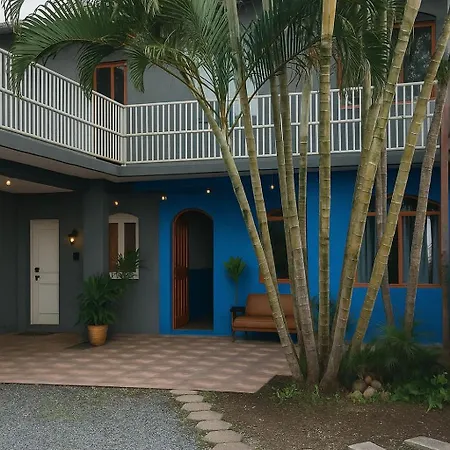 Fica, Vai Ter Bolo Hostel-2
