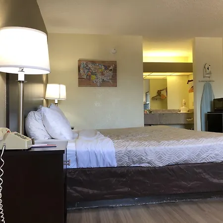 Econo Lodge Dothan West-3