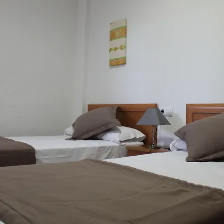 Apartamentos Inma Mayor en primera línea de playa, con Parking y Piscina-2