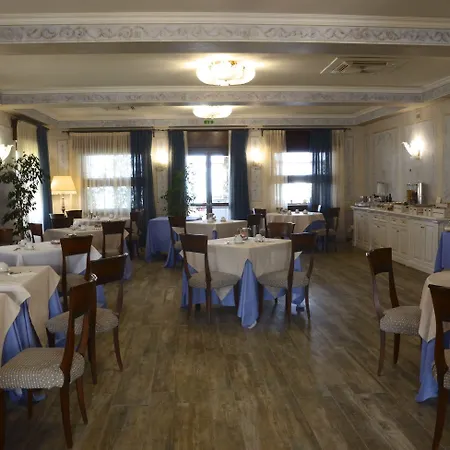 Hotel Lugana Parco Al Lago-3