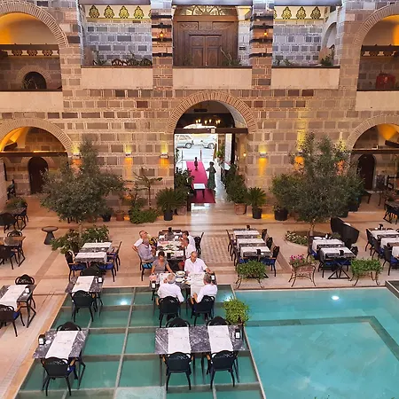 Cesme Kanuni Kervansaray Historical Hotel-2