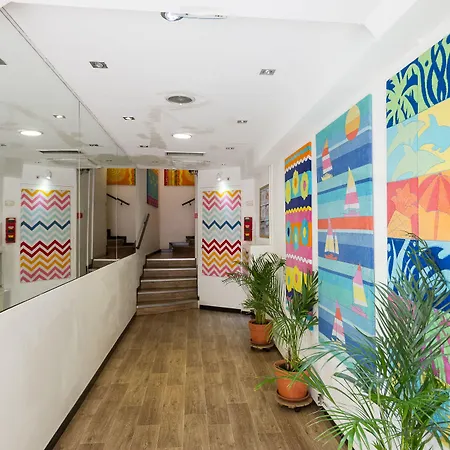 Villa Saint Exupery Beach Hostel-2