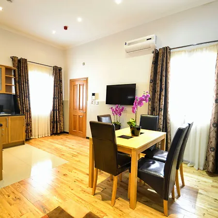 Hyde Park Apartments-3