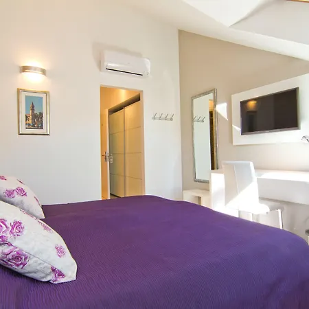 Laura Lux Suites-2