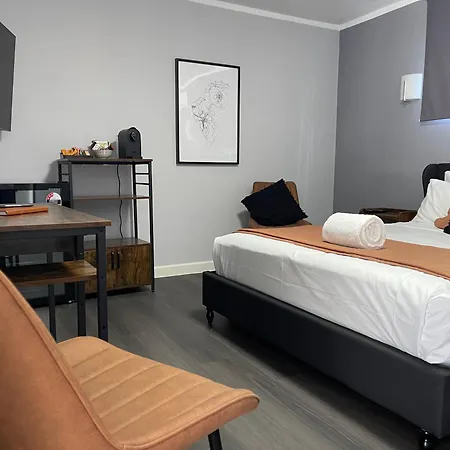 Glenlyon Lodge - Gladstone-2