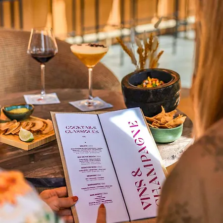 Pullman Lyon-3