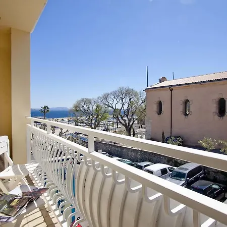 Hotel La Croix De Malte-3