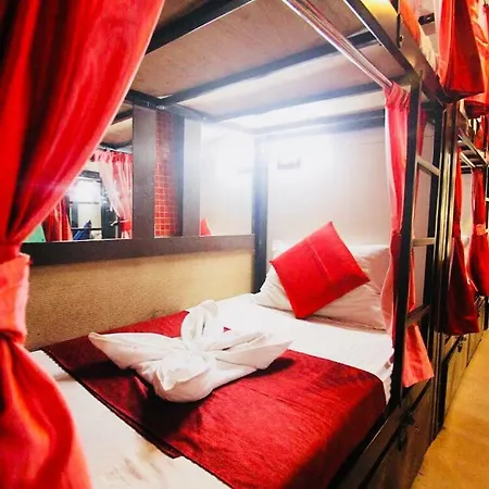 Town Hostel Mumbai - Ac Dormitory-2