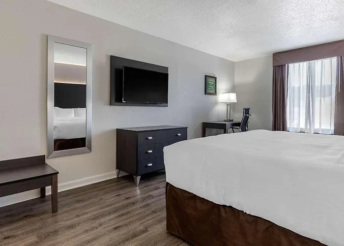 Econo Lodge At The University