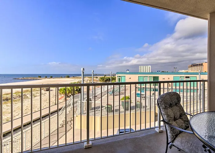 Sunny Beachfront Biloxi Condo W/ Resort Amenities!