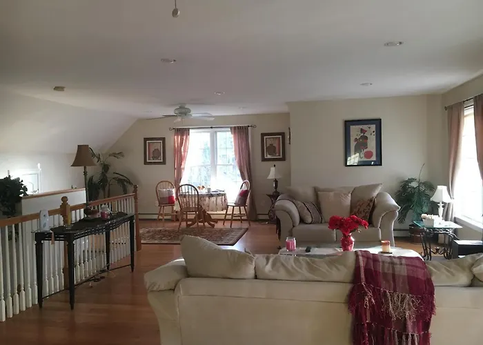 Large Modern Private Suite By The Sea- Birders Paradise