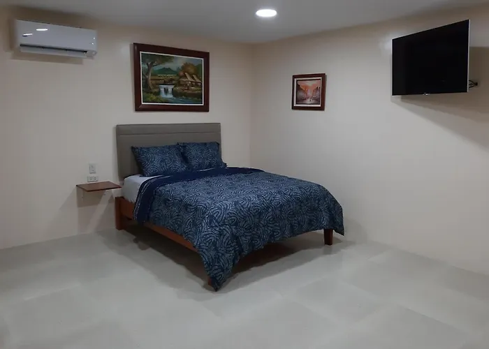 Monty'S Riverside View Resort