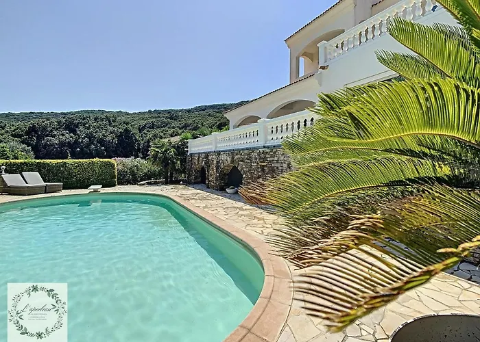 Seaview Villa Marlau