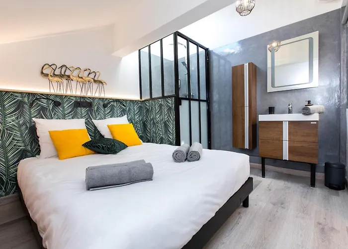Duplex : Plage 300M, Clim, Netflix