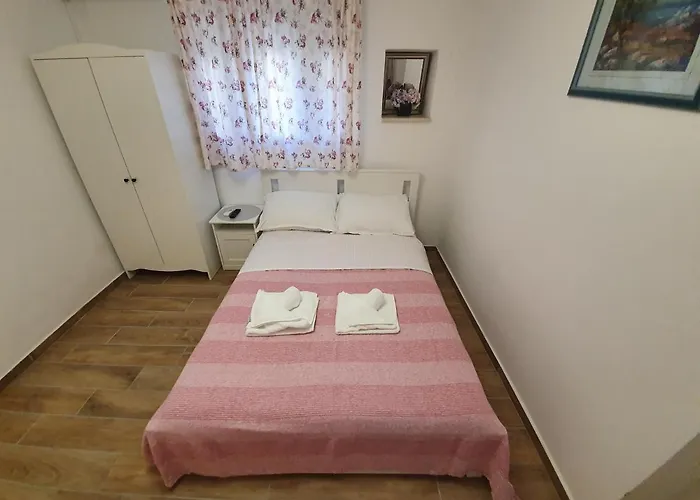 Rustic House Diklo 20M From The Sea