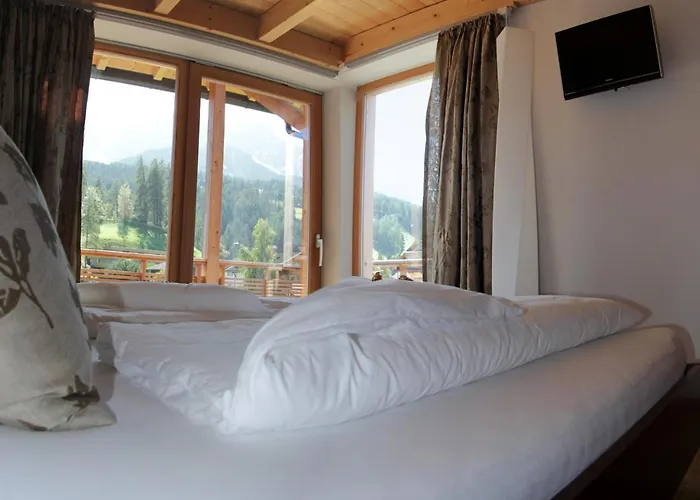 Garni - Hotel Am Burghuegel