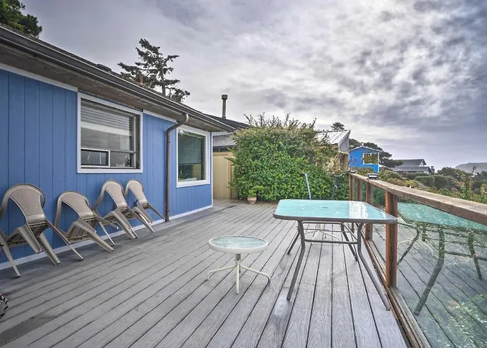 Serenity By The Sea - Chic Oceanfront Home W/ Deck