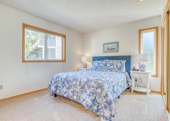 Puffin Hollow - Meredith Lodging
