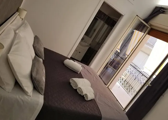 Risea Rooms