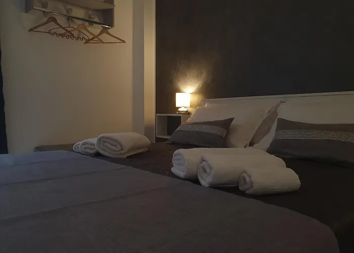 Risea Rooms