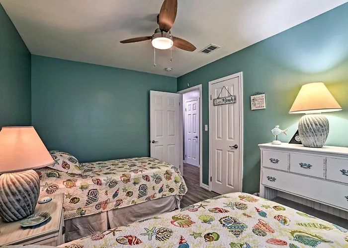 < 3 Mi To South Padre Beach: Port Isabel Home