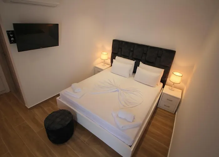Yacht Villa