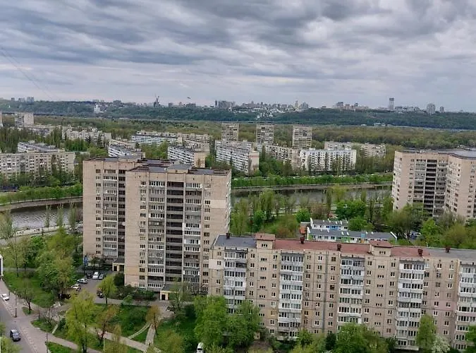 Ліфт,Wi-Fi, Вода Працюють Без Світла! Студія З Неймовірним Краєвидом Біля М Лівобережна