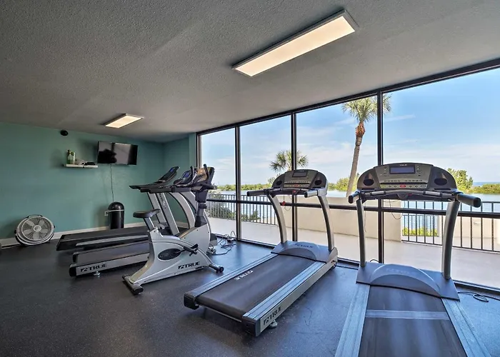 Private Beach Access: Hudson Resort Condo!