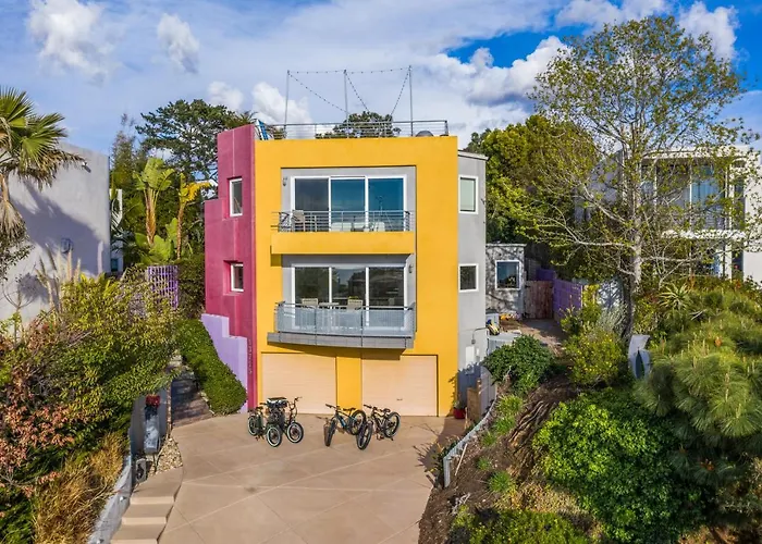 Beach Resort Home With Ocean Views Jacuzzi & Sauna!