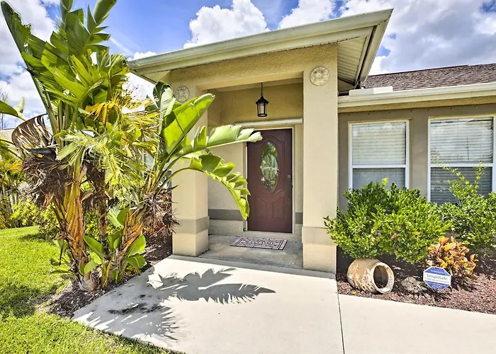 Dock & Canal Access: Cape Coral Family Home