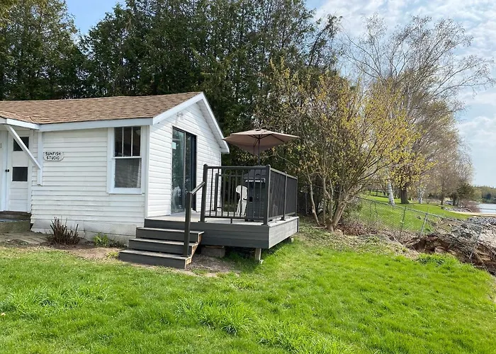Merland Park Cottages And Motel
