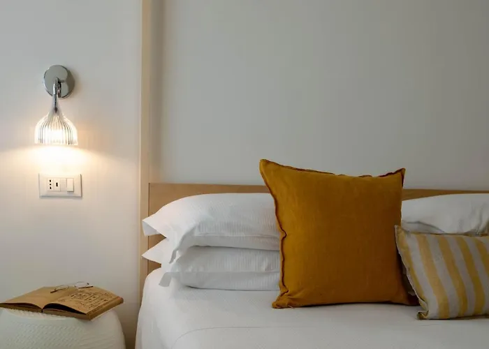 La Sirena Rooms