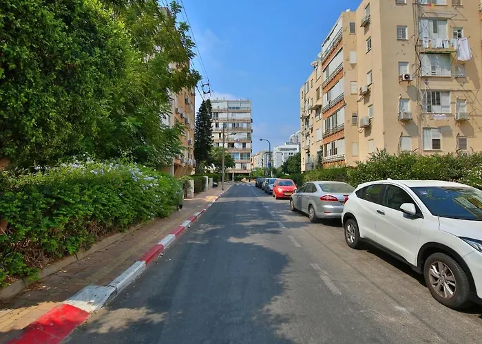 City Center Luxury Apartment In Netanya