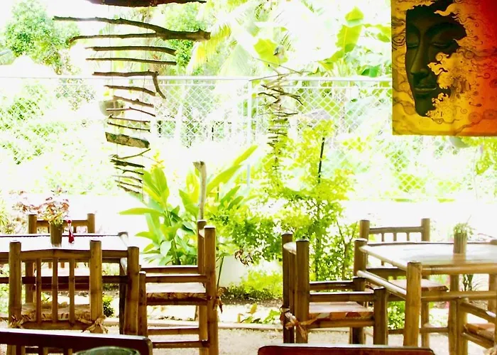Camotes-Hidden-Huts