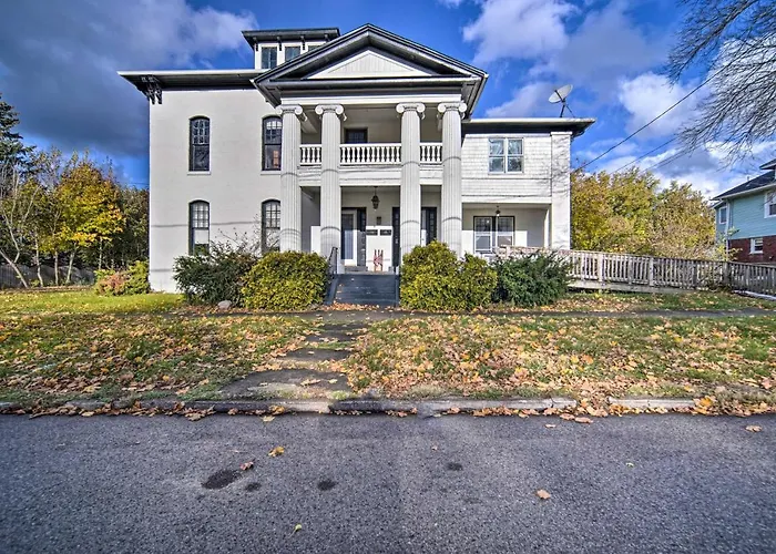 Historic Family Home 2 Mi To Lake Erie & Zoo!