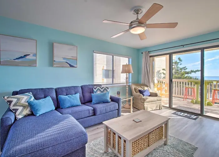 Walk To Shore! Ocean-View Condo In Carolina Beach