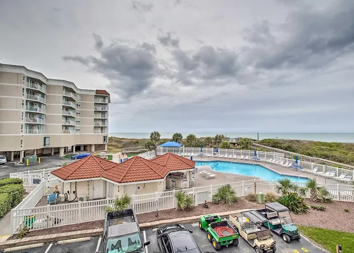 Colorful Beachfront Condo W/ Resort Amenities