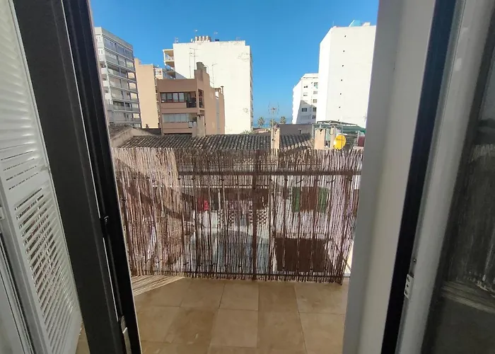 Camera Privata Singola In Appartamento, Bagno In Comune, Aria Condizionata Caldo Freddo, Wifi, Tv
