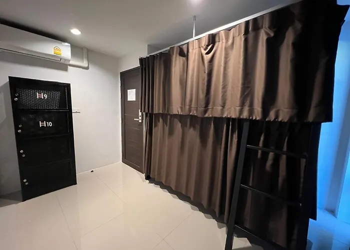 Litera Hostel (Adults Only)