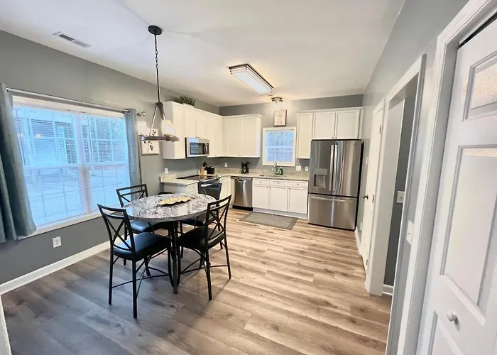 Beautiful, Spacious, Hidden Gem In Heart Of Wilmington