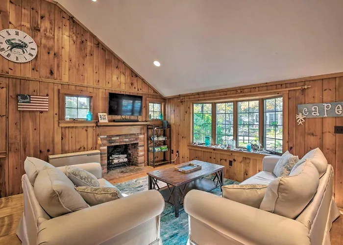 Swim & Unwind! Follins Pond Cottage Near Beach