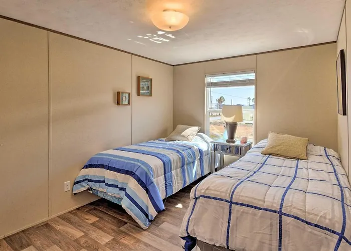 3 Mi To Beach: Home W/ Deck In Port O'Connor!