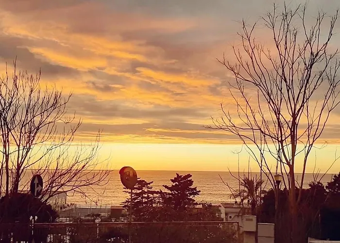 A Due Passi dal Mare B&B