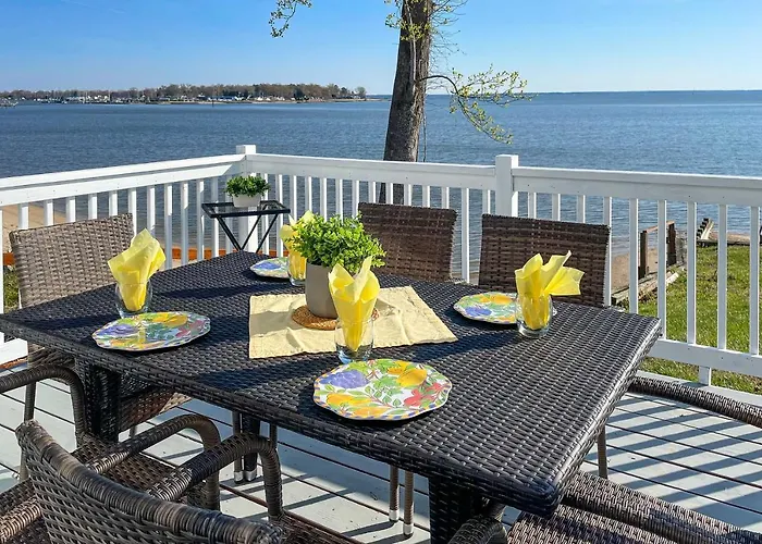 Waterfront Cottage W/ Private Beach + Deck!