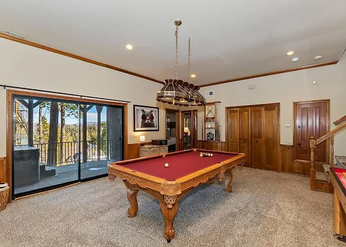 Stunning Lake View Game Room Spa Walk To Village
